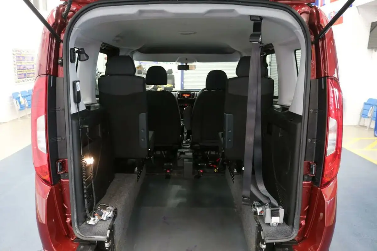 2017-fiat-doblo-14-easy-big-12