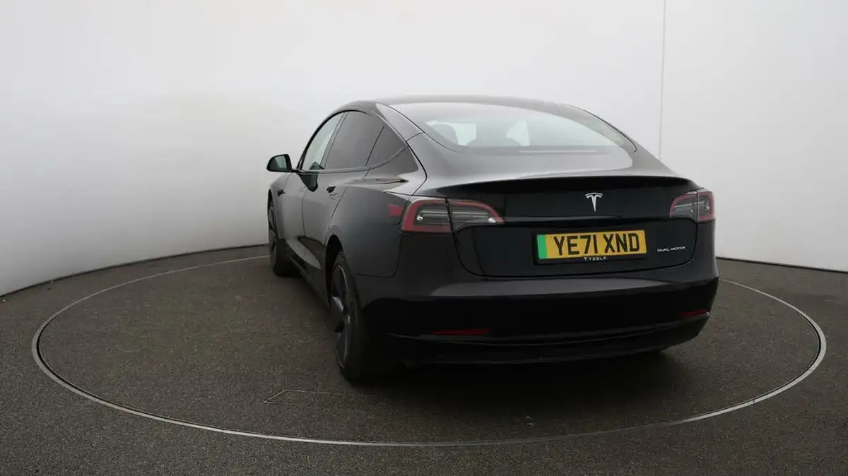 2021-tesla-model-3-e-long-range-awd-big-52