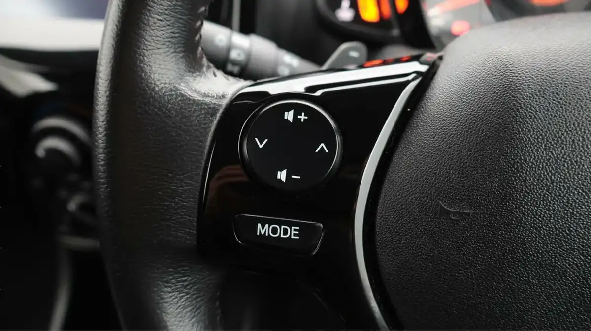 2019-peugeot-108-10-allure-hatchback-5d-2-tronic-big-22