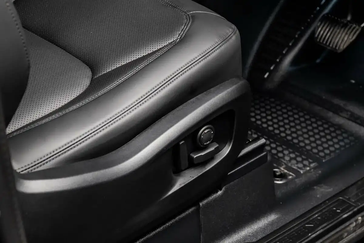 2025-land-rover-90-defender-30-d250-hard-top-x-dynamic-se-90-250pseu6e-big-38