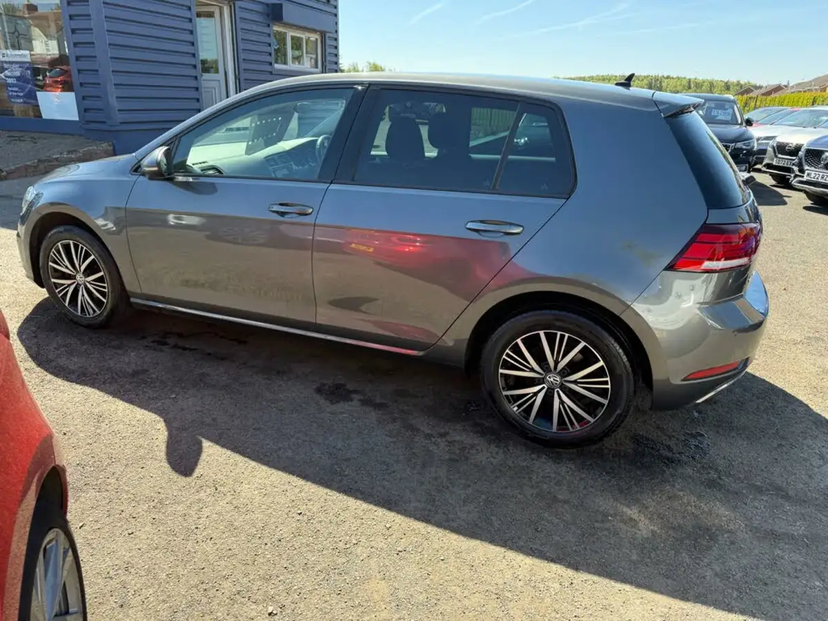 2018-volkswagen-golf-10-tsi-se-115ps-hatchback-5d-big-4