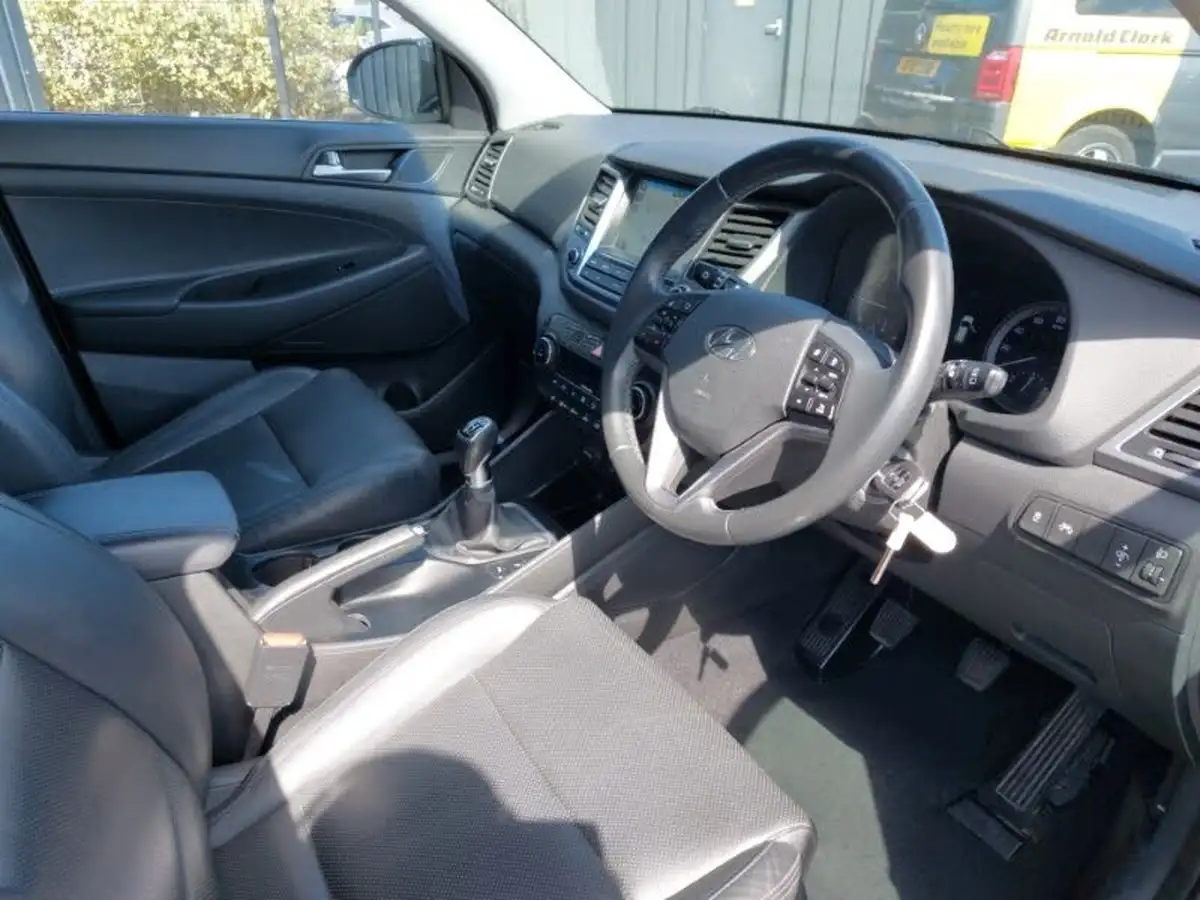2017-hyundai-tucson-17crdi-blue-drive-sport-edition-116ps-big-11