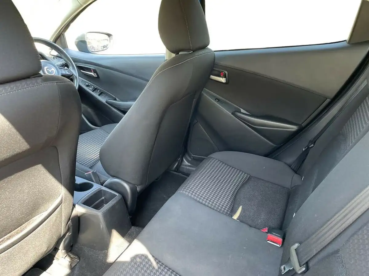 2018-mazda-mazda2-15-black-edition-big-10