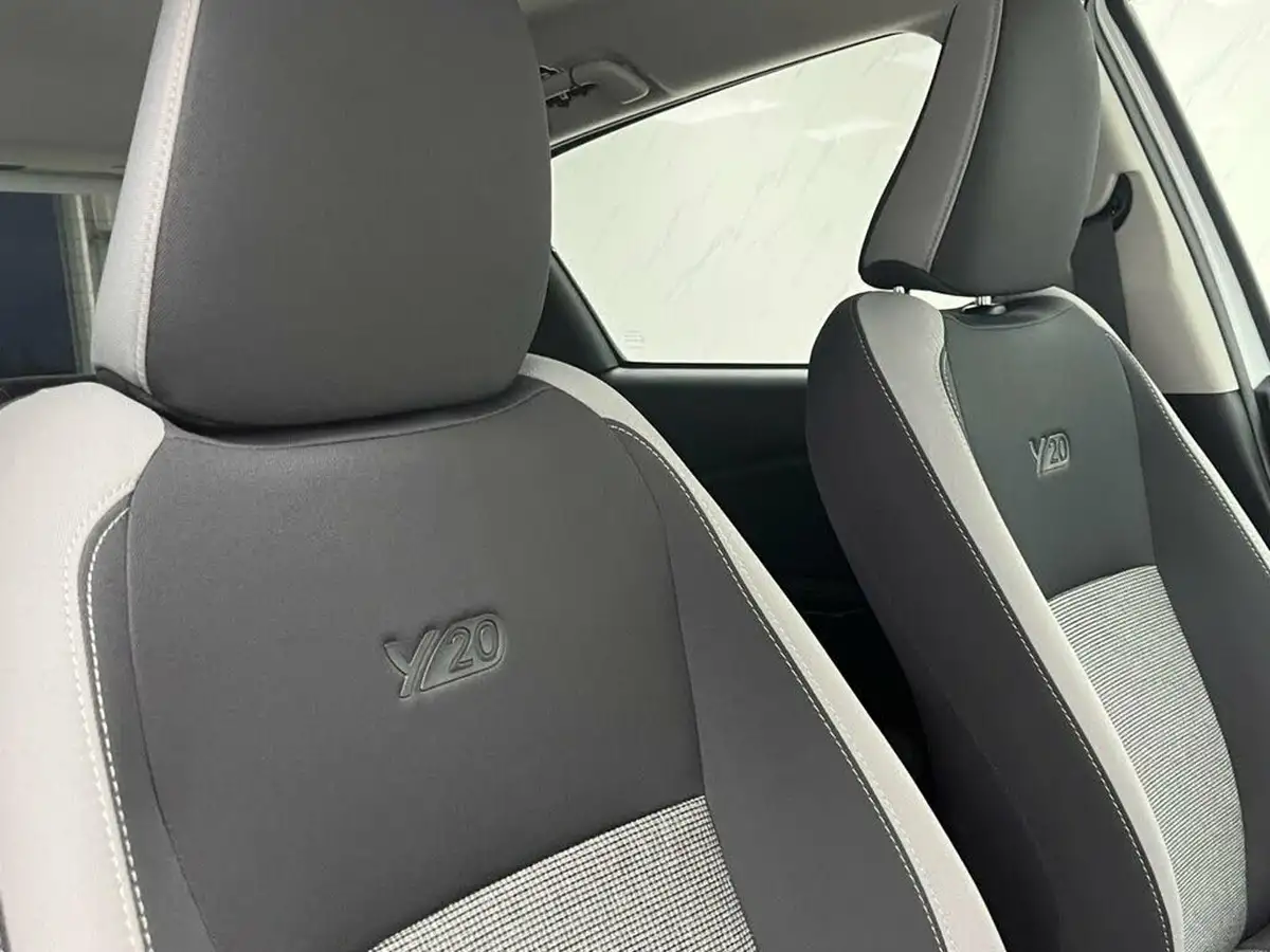 2020-toyota-yaris-15-vvt-i-y20-98bhp-hybrid-1497cc-e-cvt-big-21