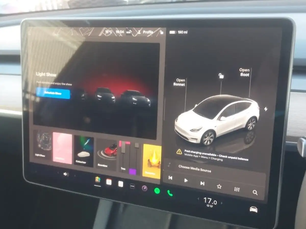 2023-tesla-model-y-e-rwd-big-13