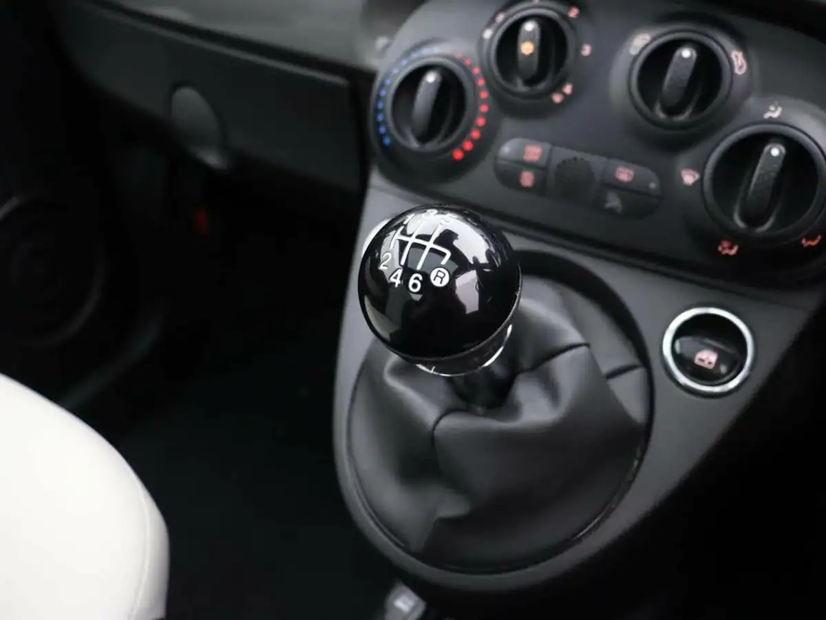 2022-fiat-500-10-dolcevita-big-17