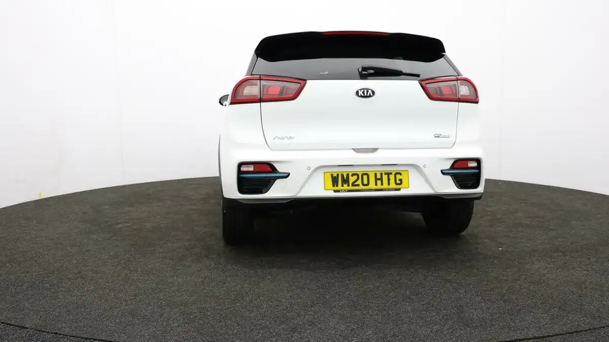 2020-kia-e-niro-ev-first-edition-big-41
