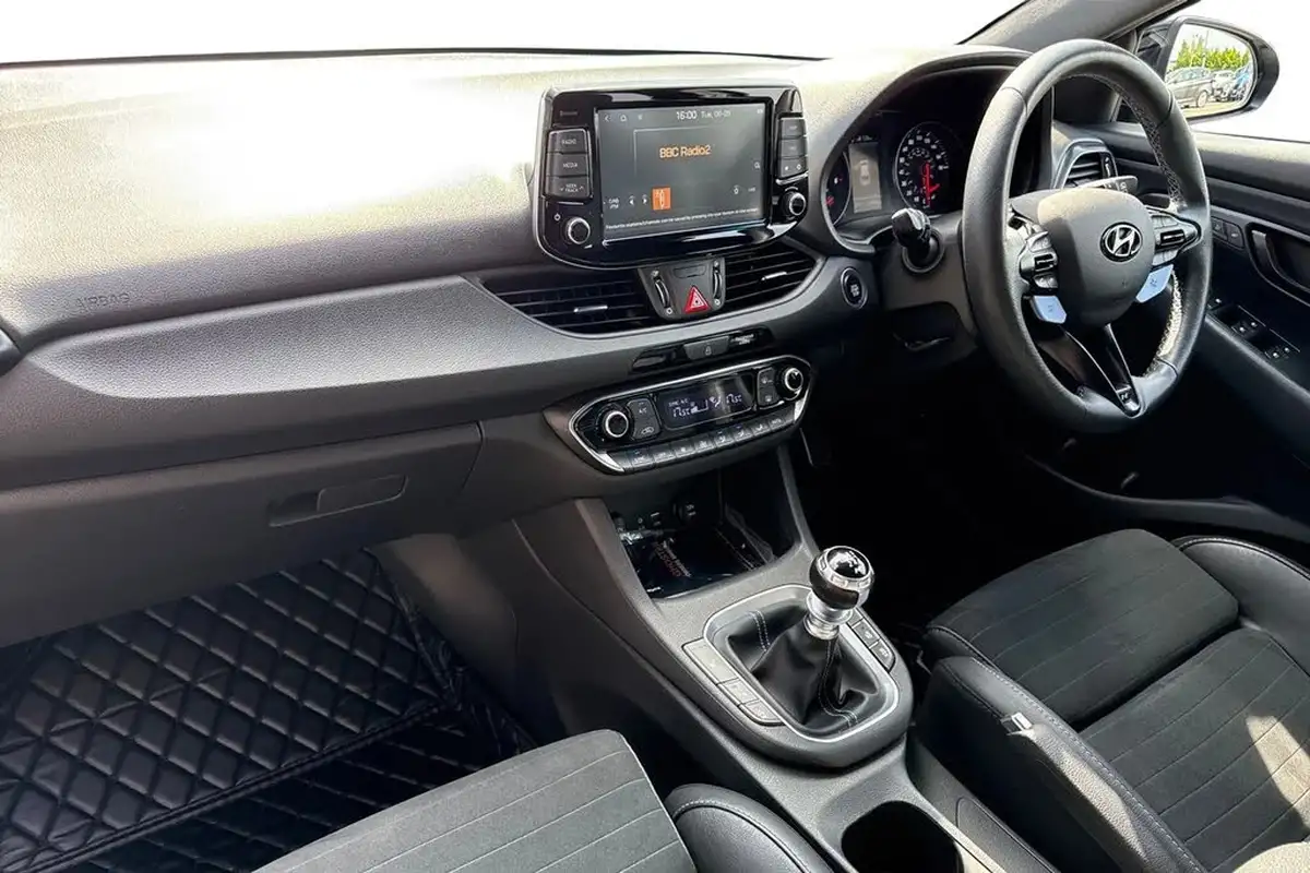 2018-hyundai-i30-n-20-t-gdi-n-performance-big-14