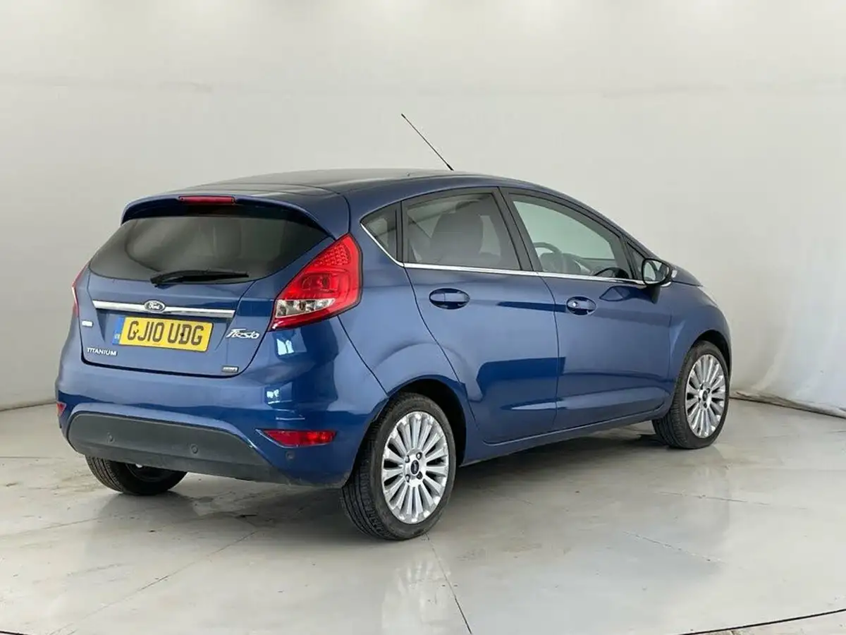 2010-ford-fiesta-14td-titanium-5d-1399cc-big-3