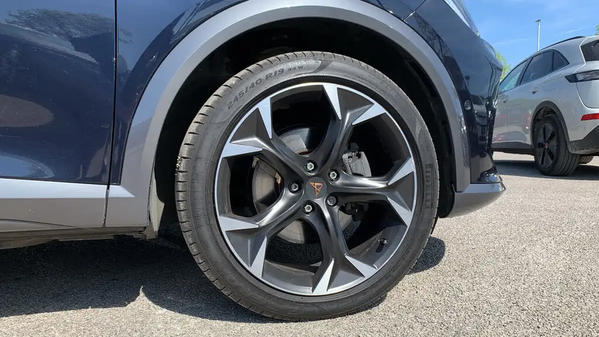2021-cupra-formentor-14-e-hybrid-v2-big-16