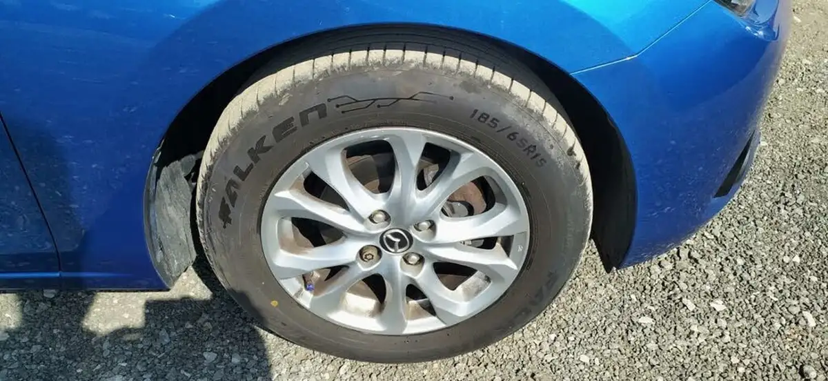 2015-mazda-mazda2-15-se-l-75ps-big-15