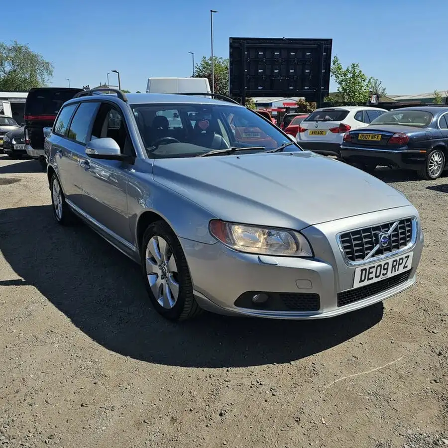 2009-volvo-v70-20td-se-big-0