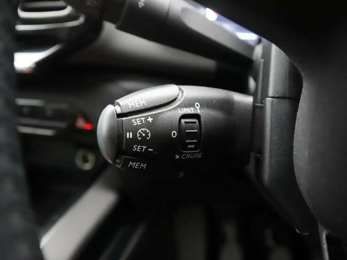 2021-citroen-c5-aircross-12-puretech-flair-big-34