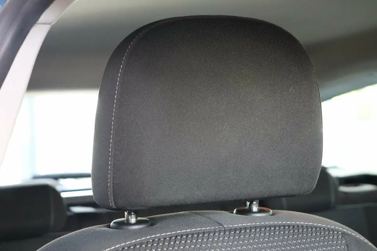 2013-vauxhall-astra-20td-sri-ss-estate-big-21