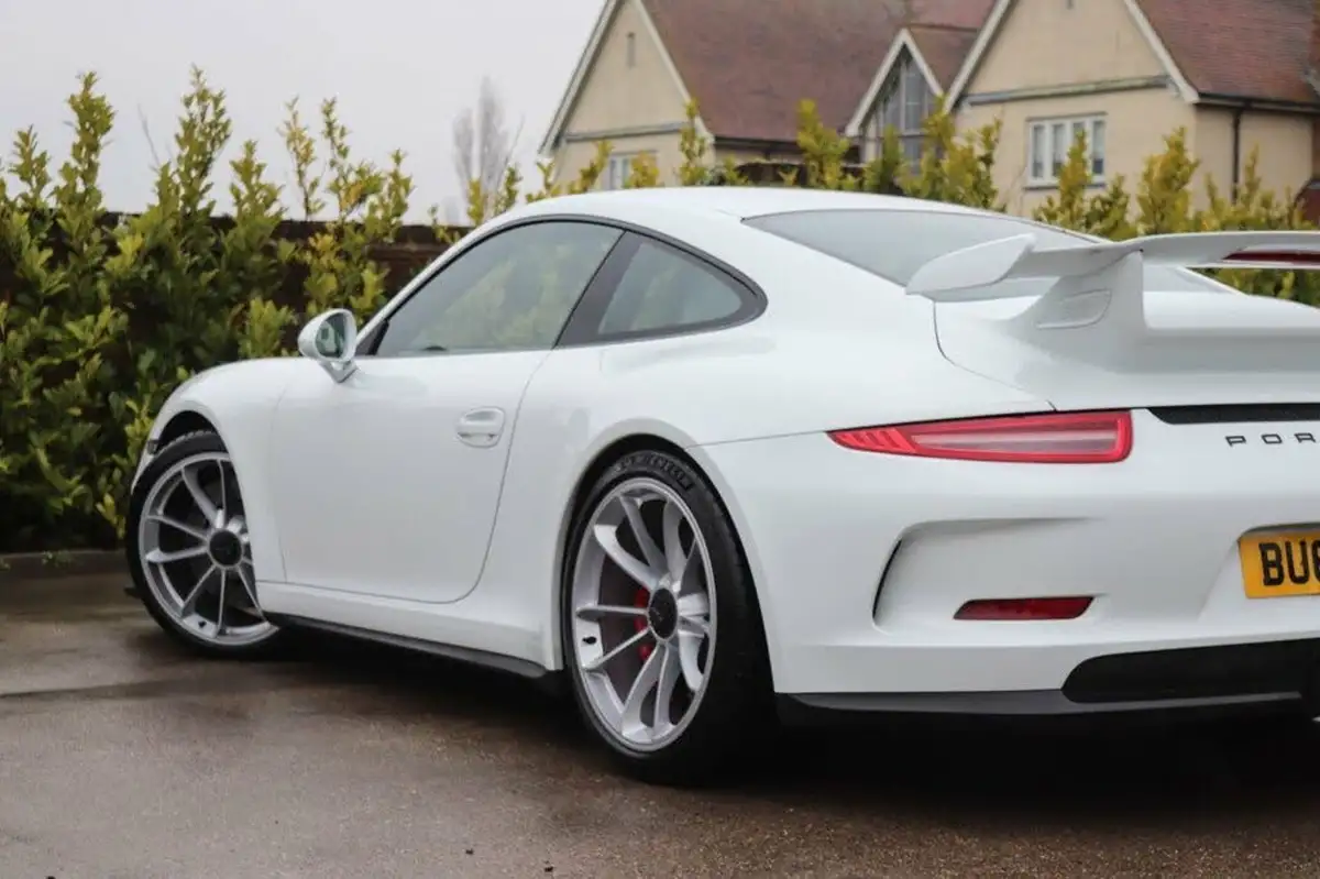 2014-porsche-911-38-gt3-big-20