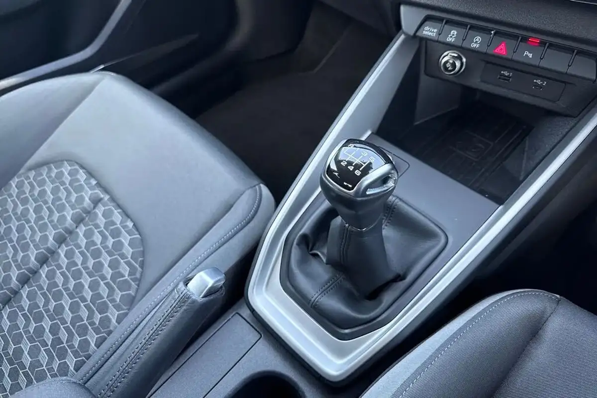 2019-audi-a1-10-30-tfsi-sport-big-22