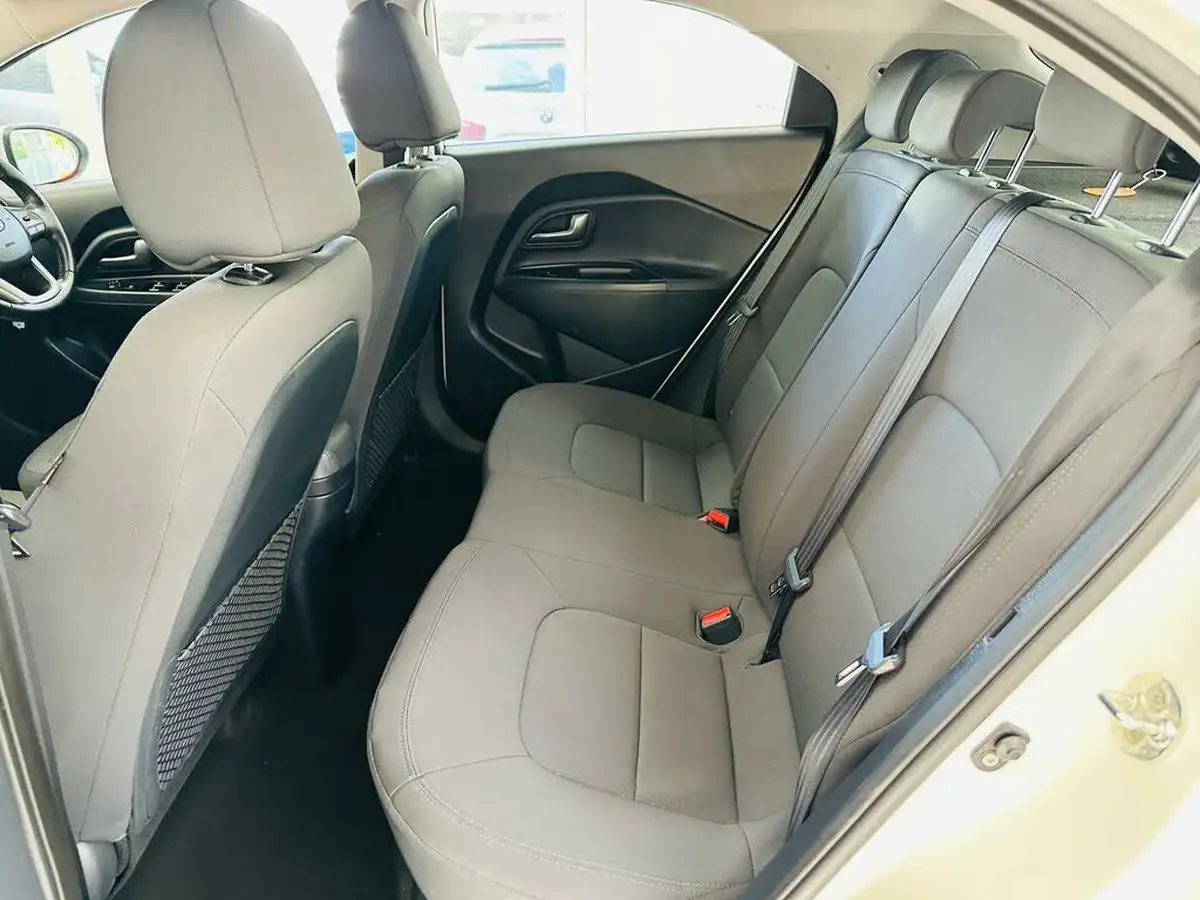 2014-kia-rio-125-vr7-5d-big-25