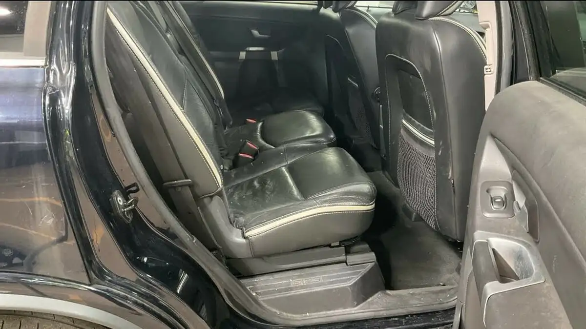 2010-volvo-xc90-24td-d5-r-design-se-geartronic-big-5