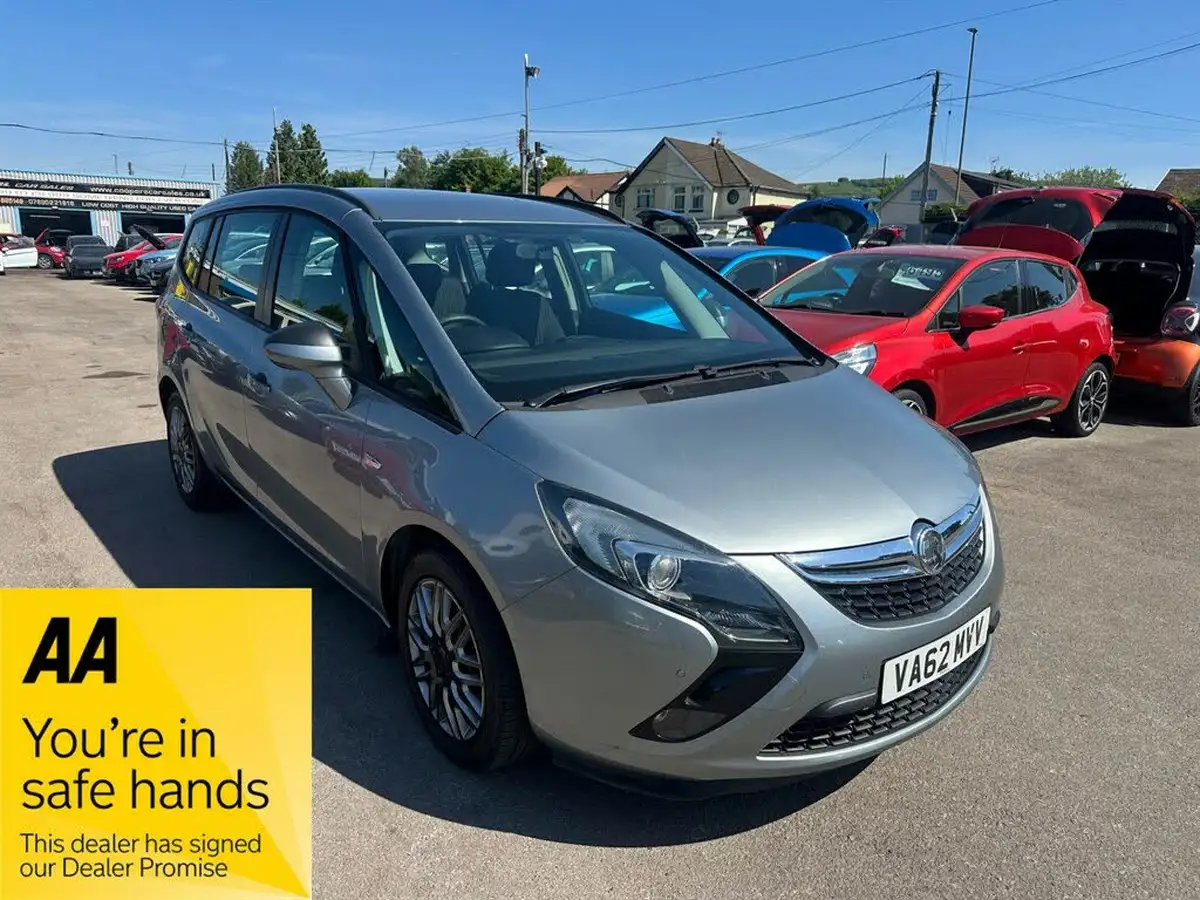 2013-vauxhall-zafira-tourer-20td-exclusiv-165ps-auto-big-0