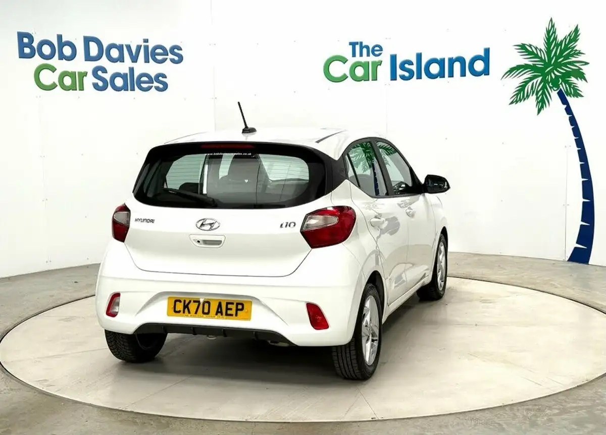 2020-hyundai-i10-12-se-connect-auto-big-8