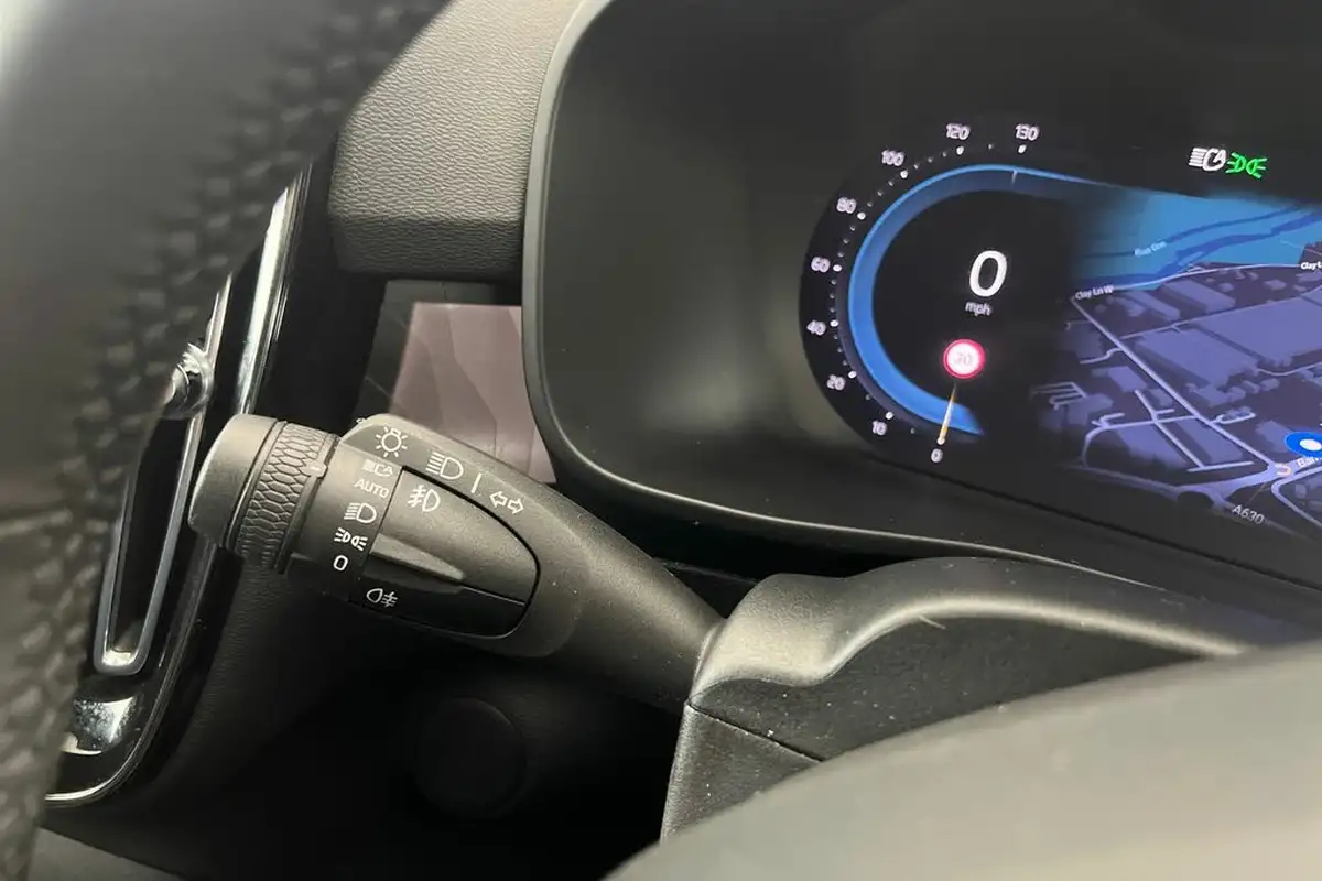 2022-volvo-c40-e-twin-recharge-pro-big-36
