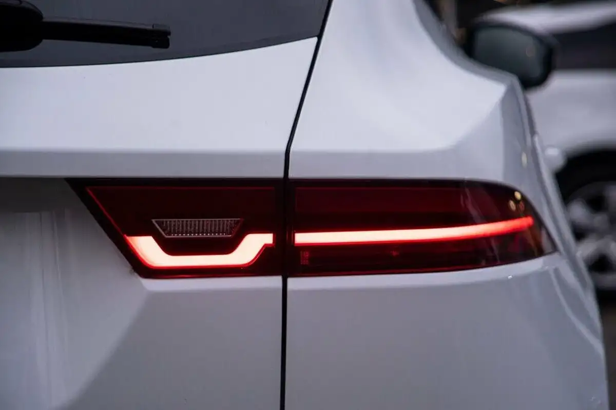 2021-jaguar-e-pace-20-d165-r-dynamic-se-big-42