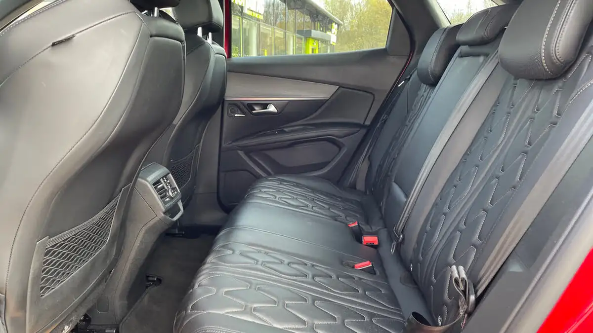 2018-peugeot-3008-suv-20-bluehdi-gt-20-bluehdi-177bhp-eat8-big-13