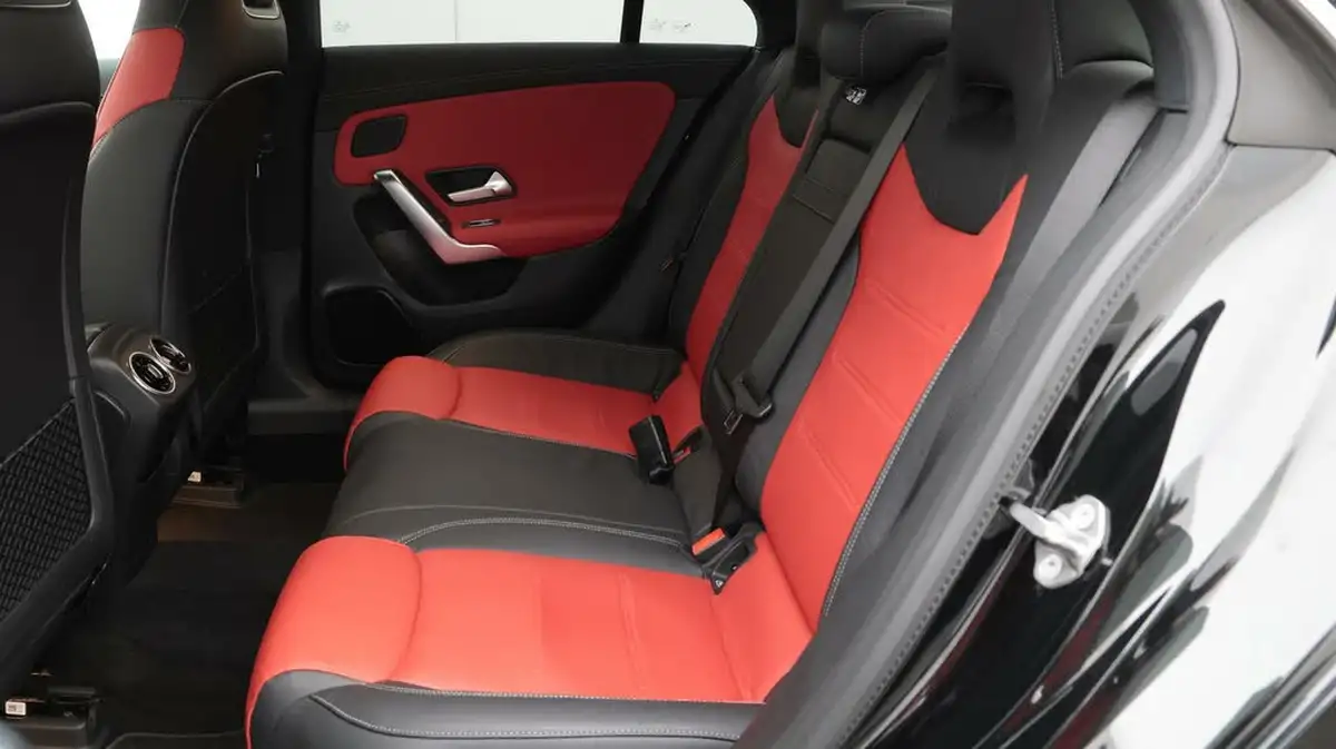2020-mercedes-benz-cla-13-cla-180-amg-line-premium-coupe-4d-big-15