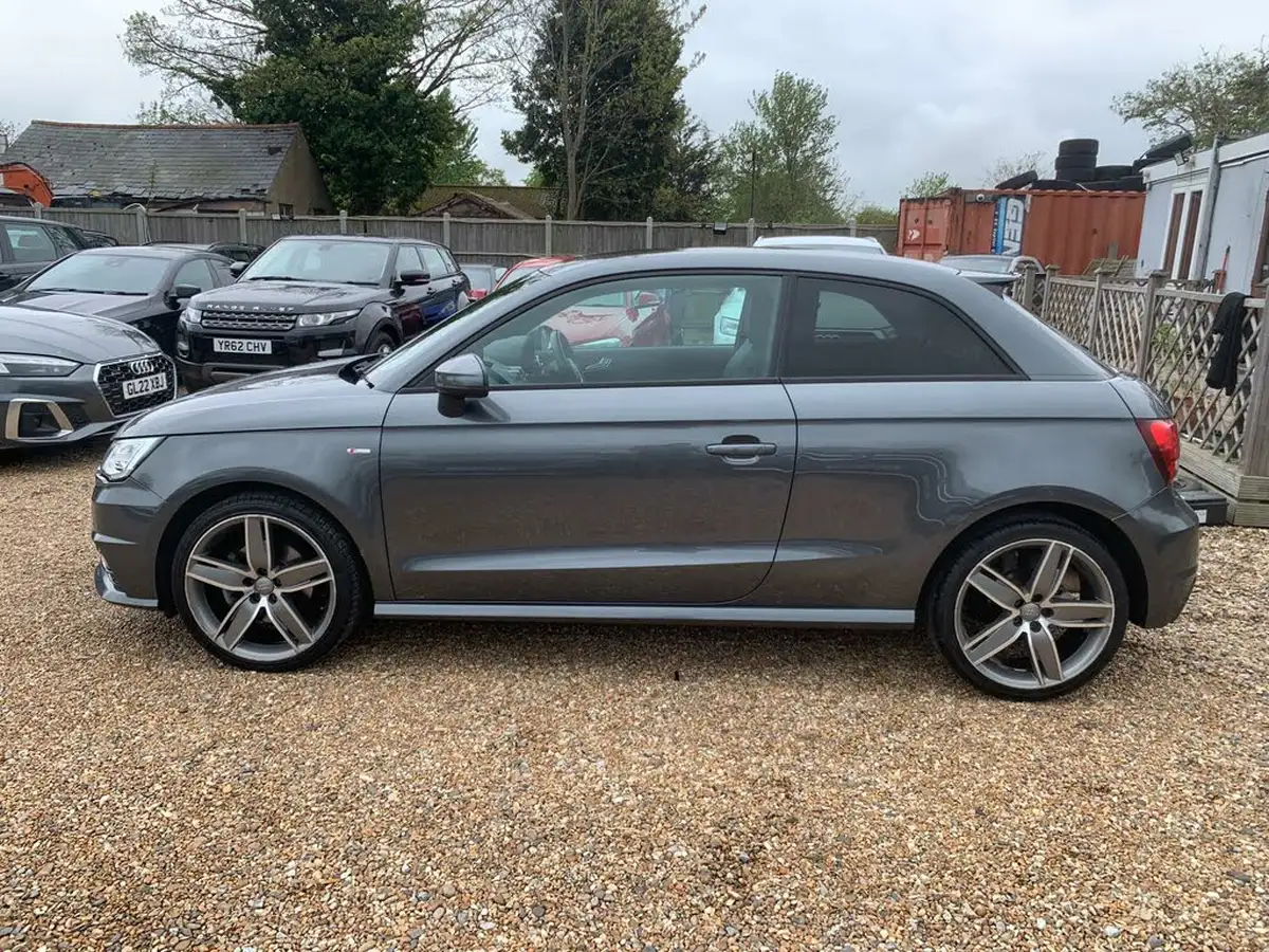 2016-audi-a1-14-tfsi-black-edition-hatchback-3d-s-tronic-big-3