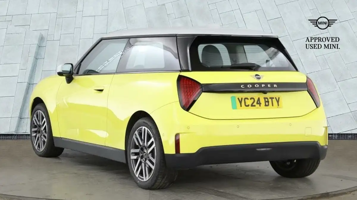 2024-mini-cooper-e-cooper-e-classic-big-1