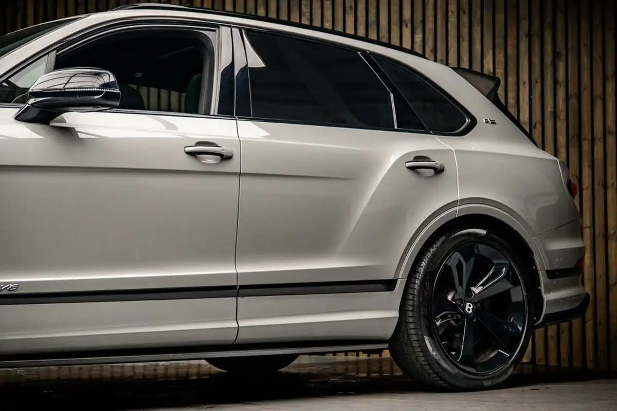 2021-bentley-bentayga-40-v8-big-15