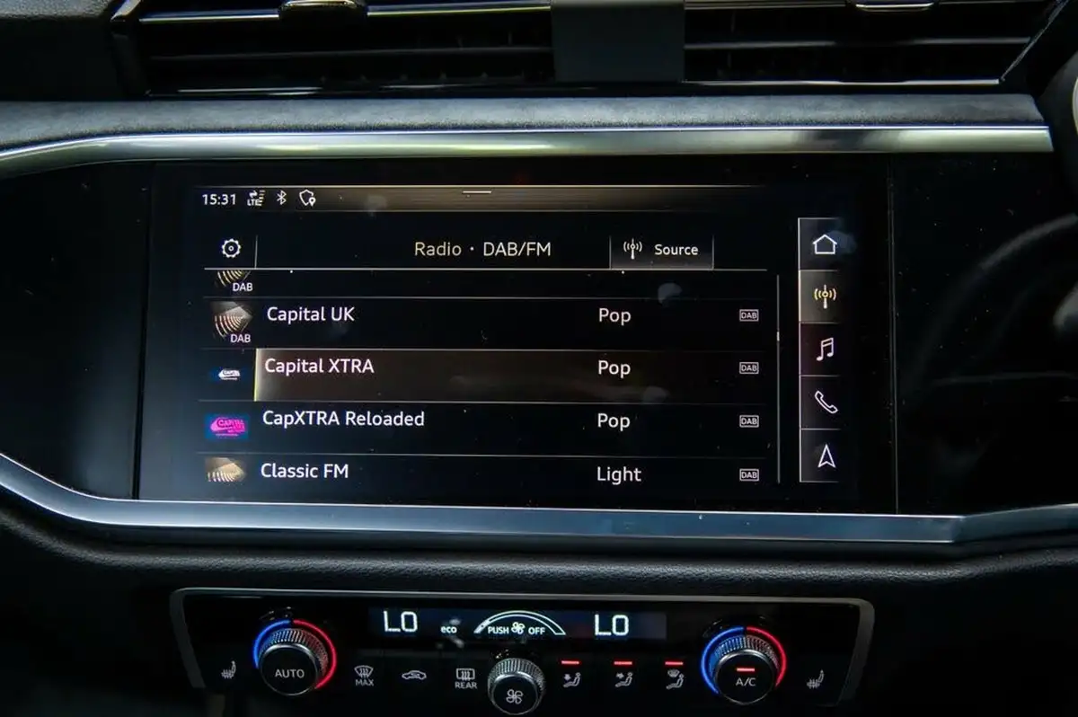 2019-audi-q3-20-40-tfsi-s-line-big-48