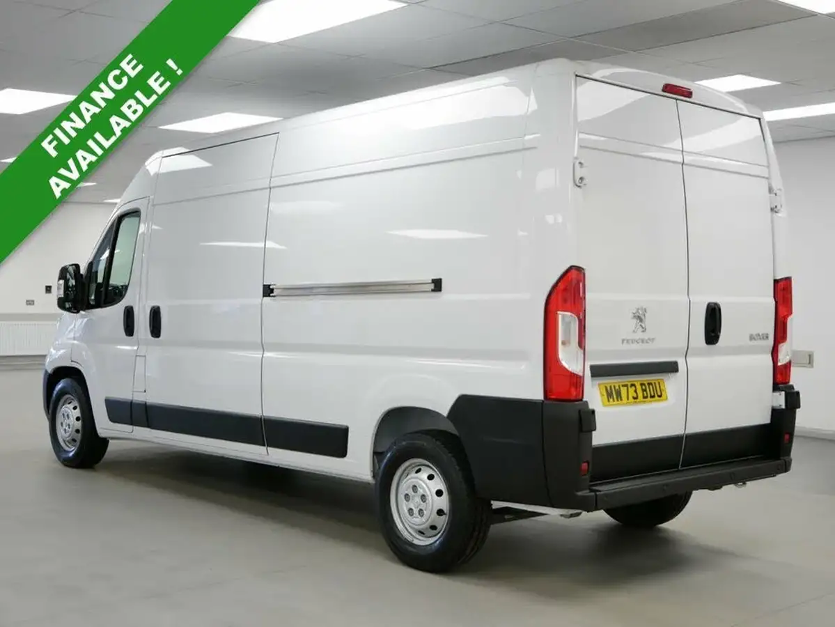 2023-peugeot-boxer-22-bluehdi-professional-premium-435-l3h2-big-5
