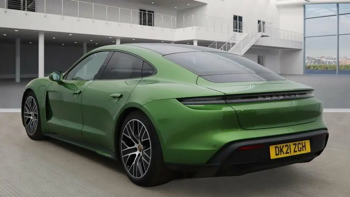 2021-porsche-taycan-e-base-476ps-performance-battery-plus-big-9