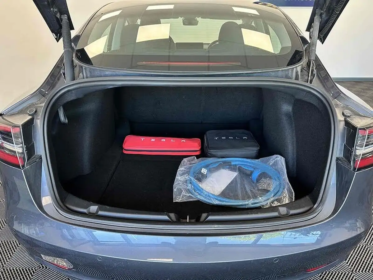 2021-tesla-model-3-e-performance-4x4-big-13