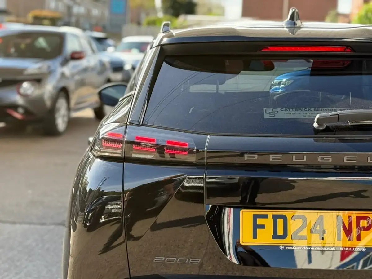 2024-peugeot-2008-suv-12-puretech-allure-100ps-big-30