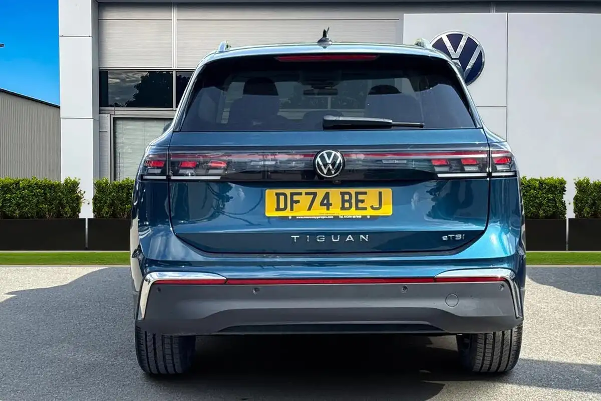 2024-volkswagen-tiguan-15-etsi-elegance-big-3