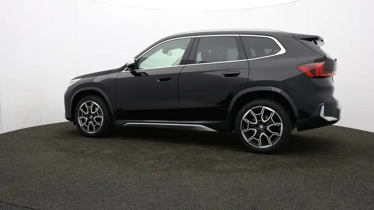 2022-bmw-x1-15-sdrive20i-xline-big-70