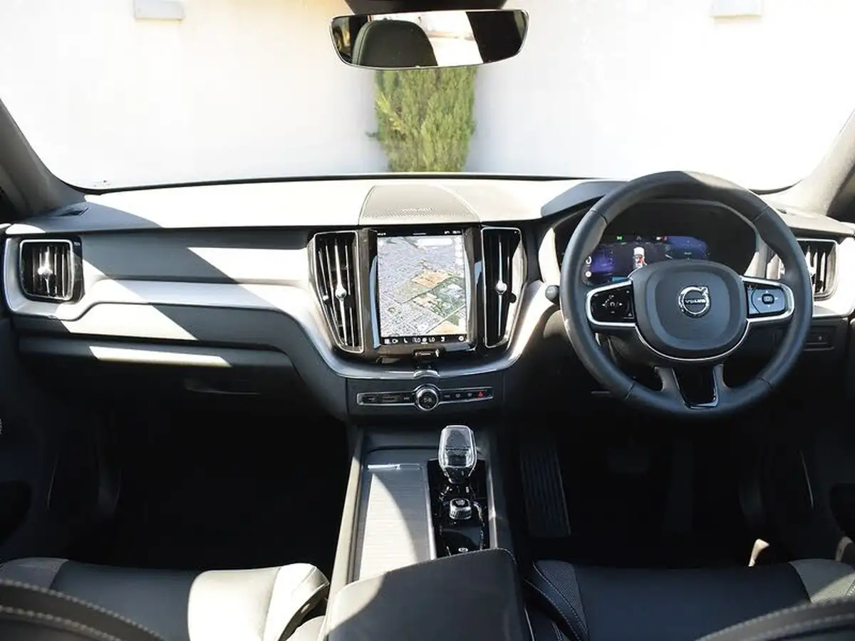 2022-volvo-xc60-20-b5-plus-big-19