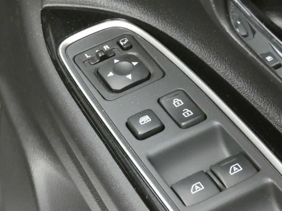 2021-mitsubishi-outlander-24-dynamic-safety-phev-big-47