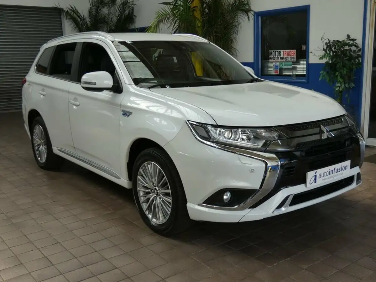 2021-mitsubishi-outlander-24-dynamic-safety-phev-big-19