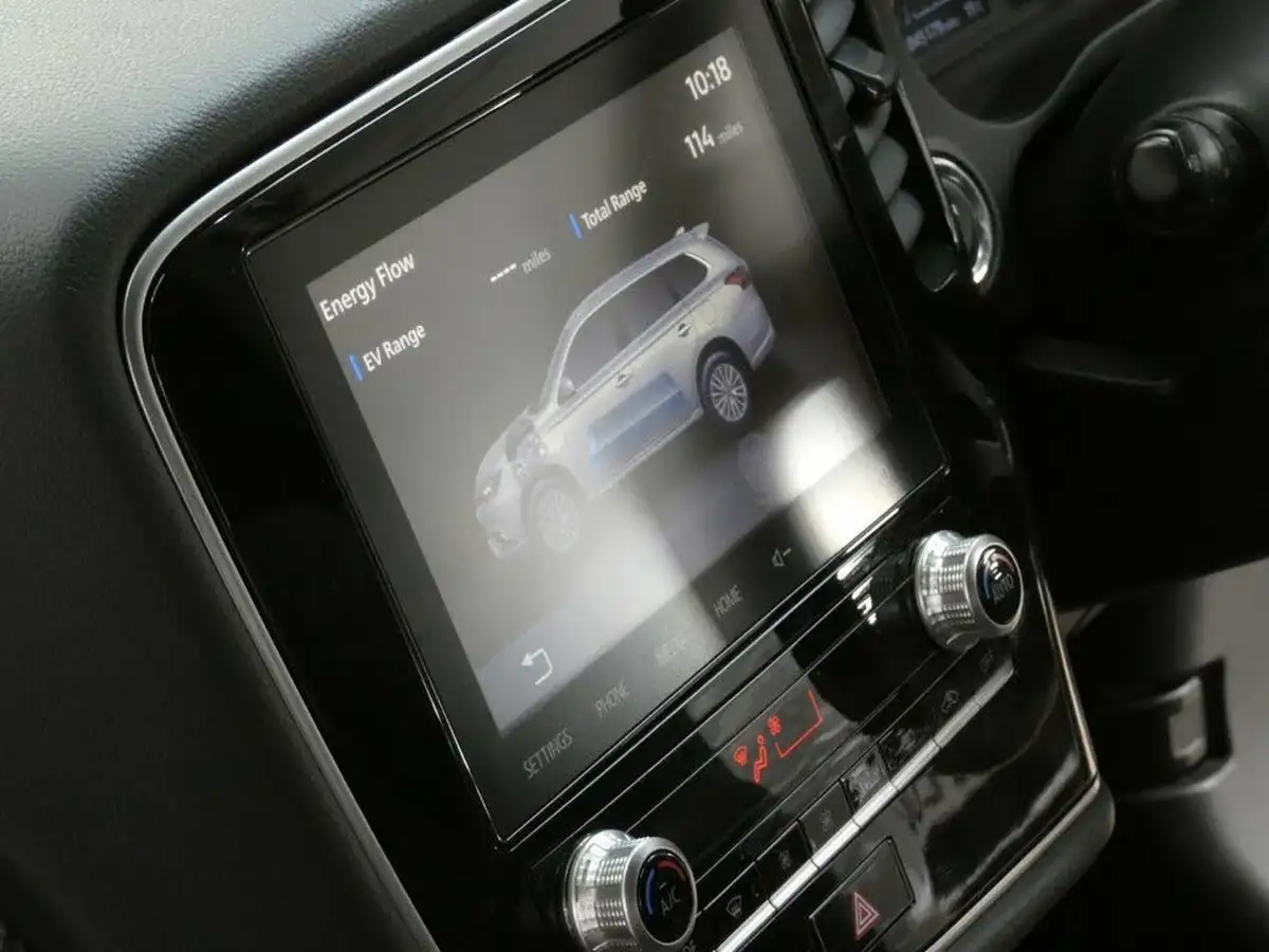 2021-mitsubishi-outlander-24-dynamic-safety-phev-big-71