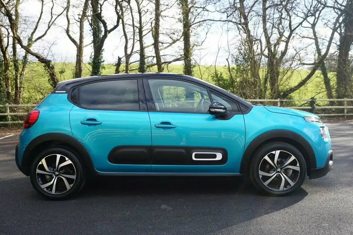 2023-citroen-c3-12-puretech-shine-plus-110ps-ss-eat6-big-15