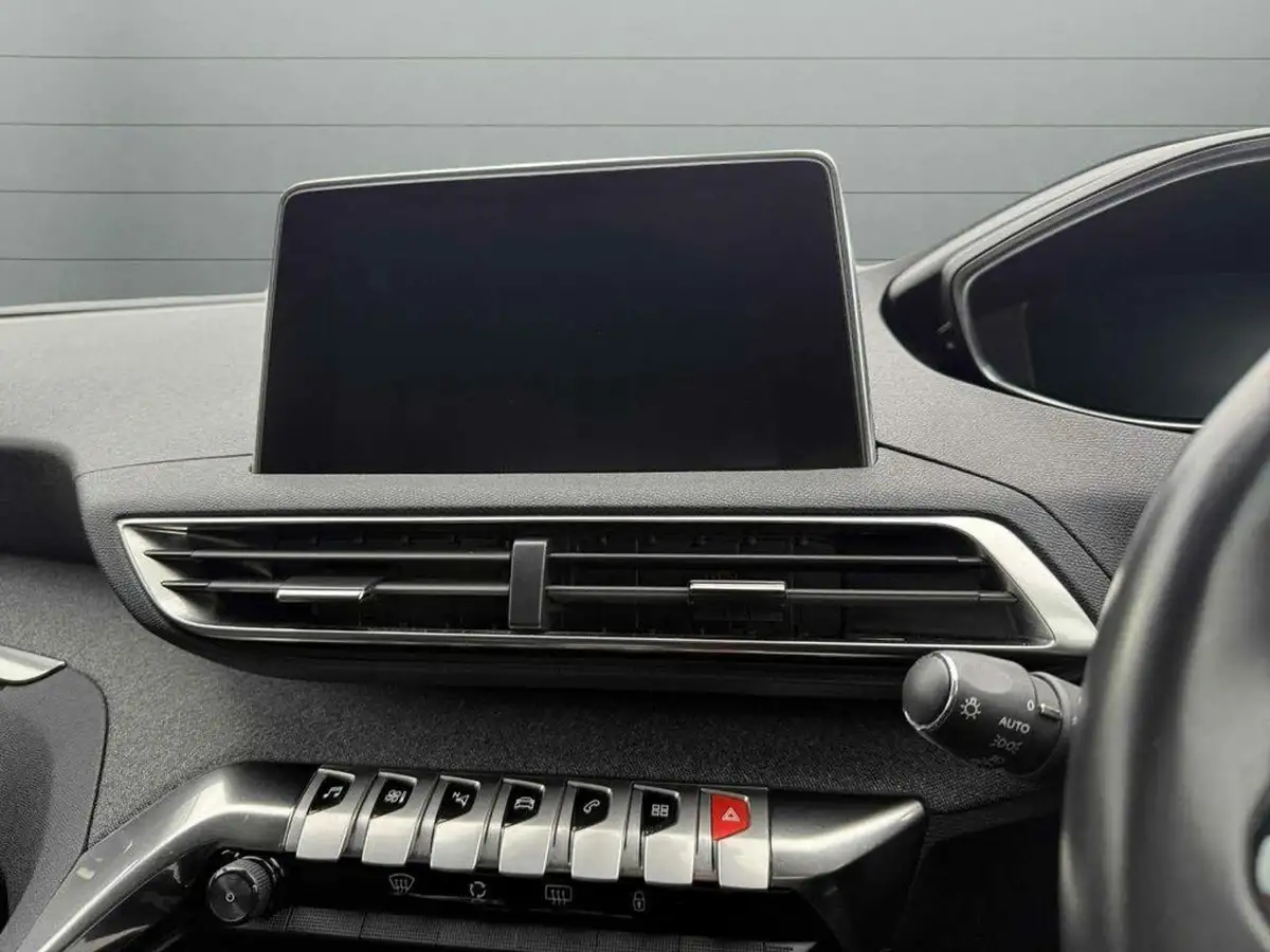 2020-peugeot-3008-suv-12-puretech-allure-eat8-big-21