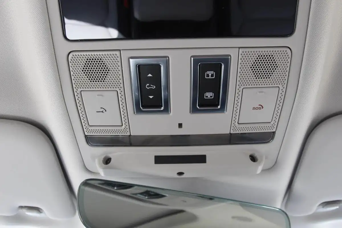 2022-land-rover-130-defender-30-p400-x-dynamic-hse-big-25