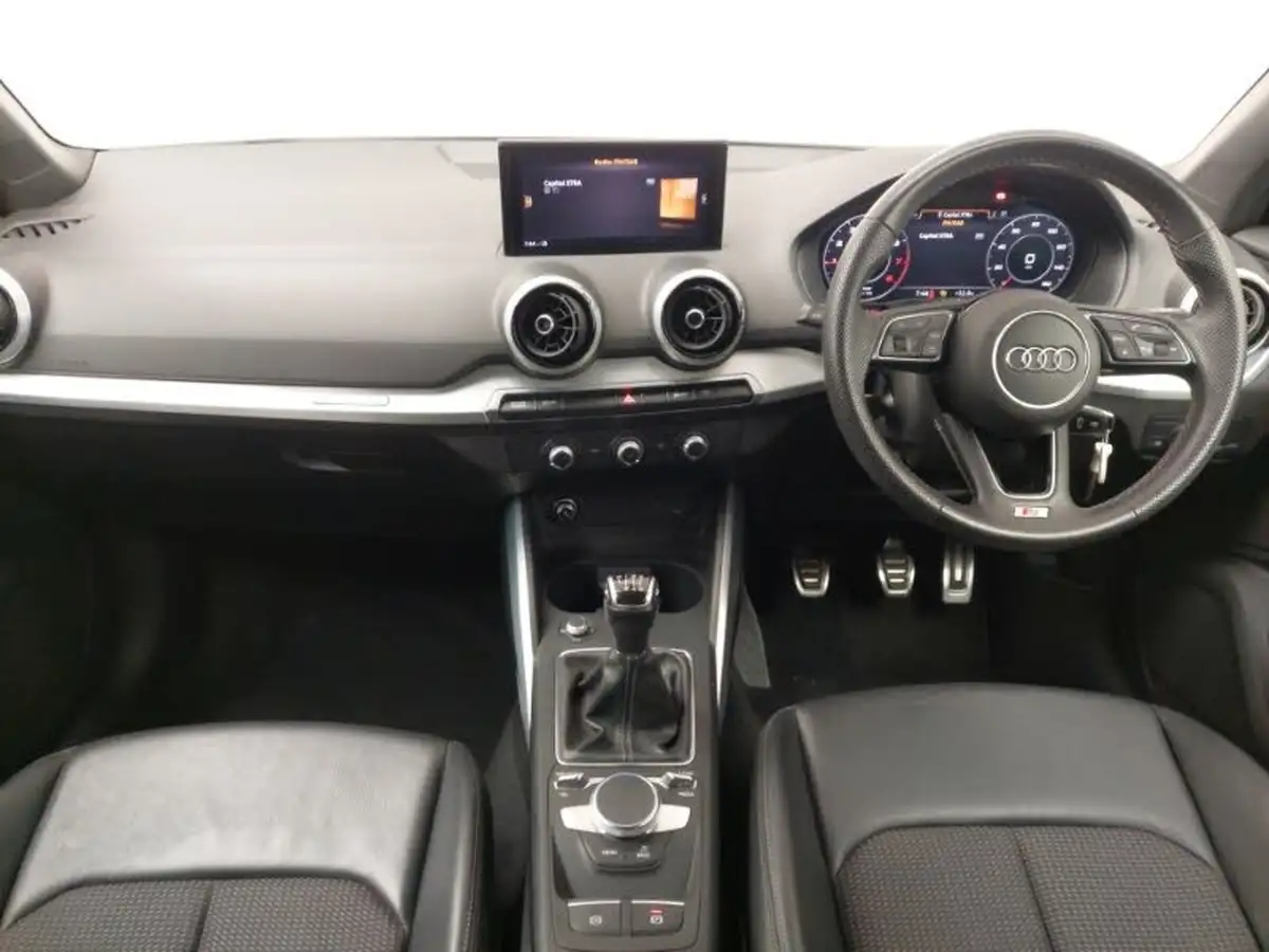 2022-audi-q2-10-30-tfsi-s-line-big-2