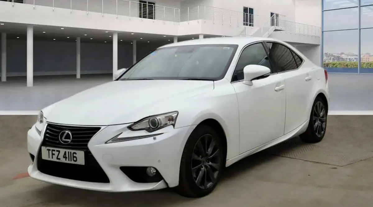 2014-lexus-is-250-25-luxury-big-6