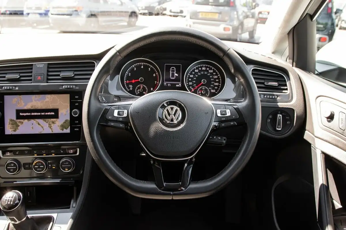 2020-volkswagen-golf-15-tsi-match-edition-150ps-hatchback-big-18