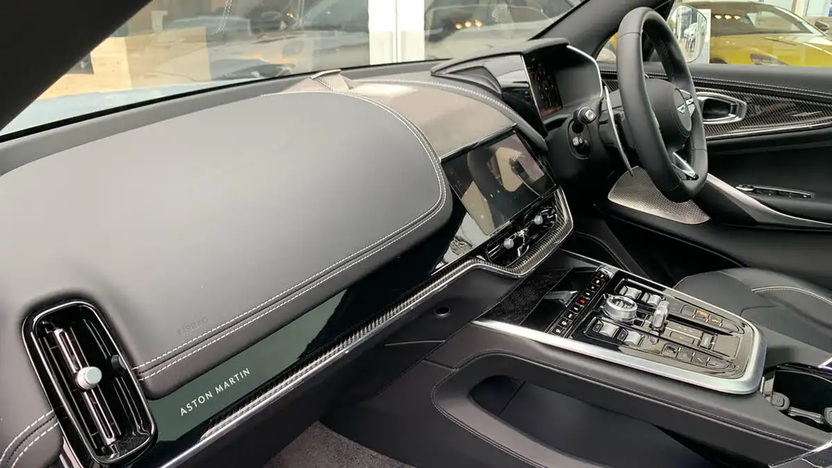 2024-aston-martin-dbx-40-v8-big-24