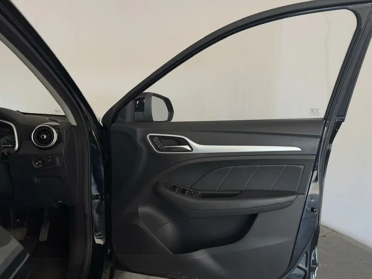 2021-mg-zs-suv-e-exclusive-ev-big-25